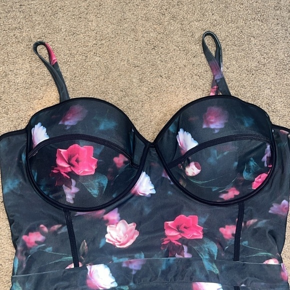 Noblesse Oblige ModCloth The Pippa Floral One Piece Swimsuit 4X - Picture 7 of 11